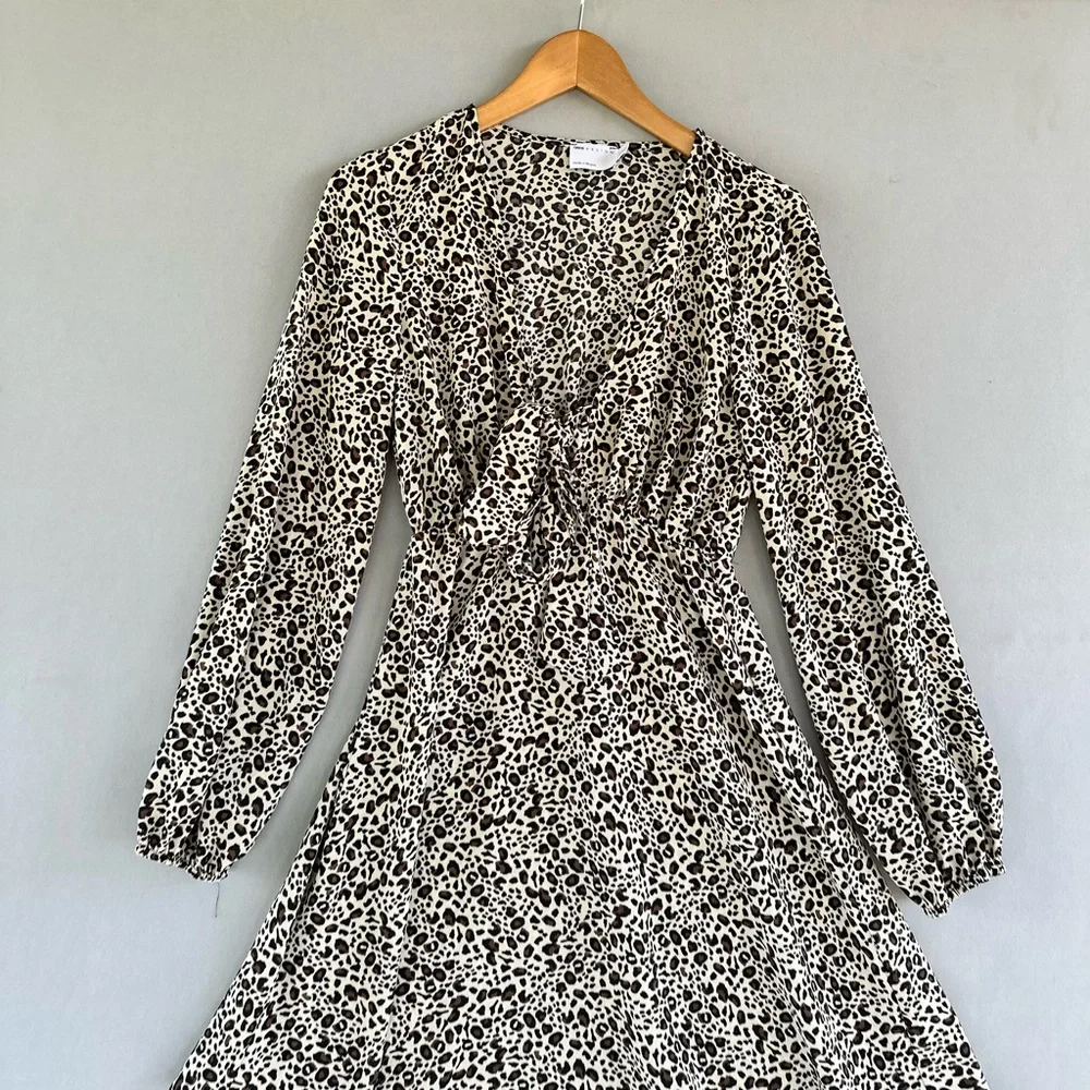 🎉5 for $45🎉 Asos dress size 4 - Picture 3 of 11